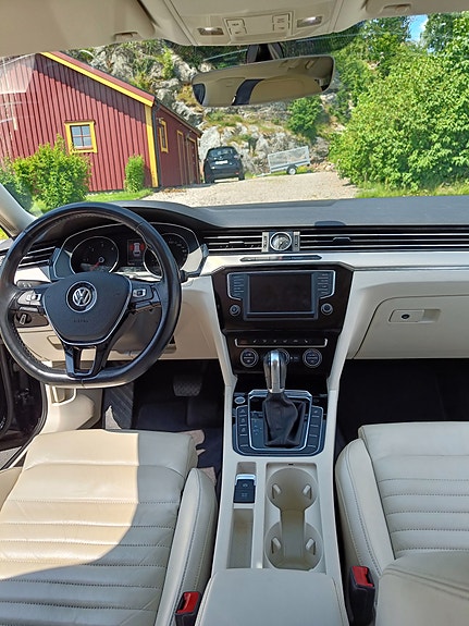 Volkswagen Passat 6 of 13