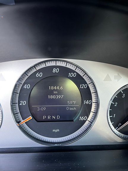 Mercedes-Benz C350 3 of 5
