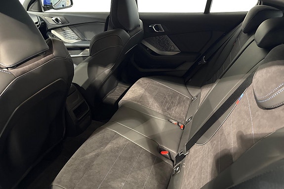 BMW 120 14 of 19