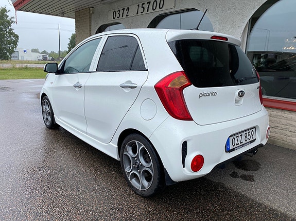Kia Picanto 3 of 3