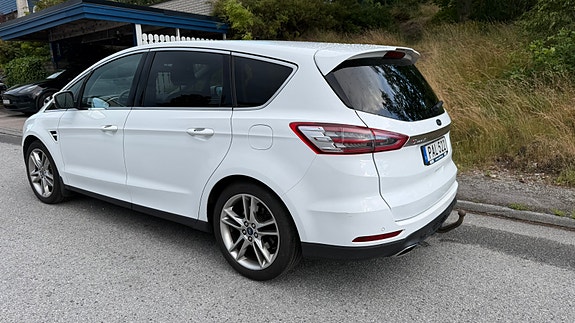 Ford S-MAX 4 of 5