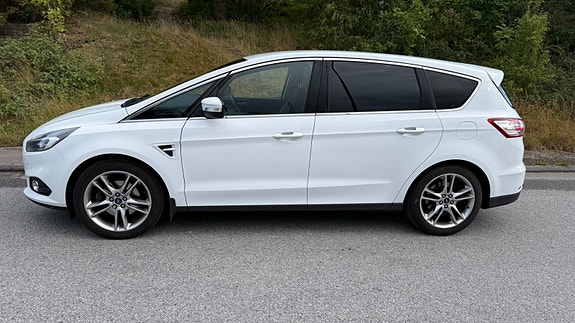 Ford S-MAX 3 of 5
