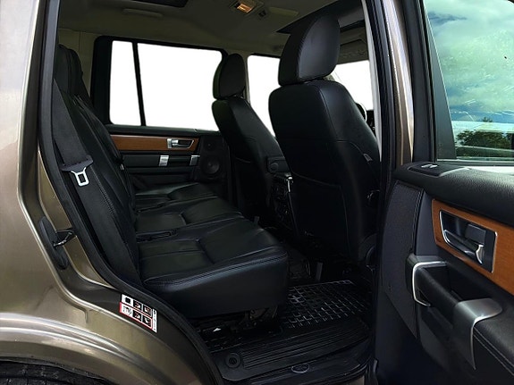 Land Rover Discovery 16 of 25