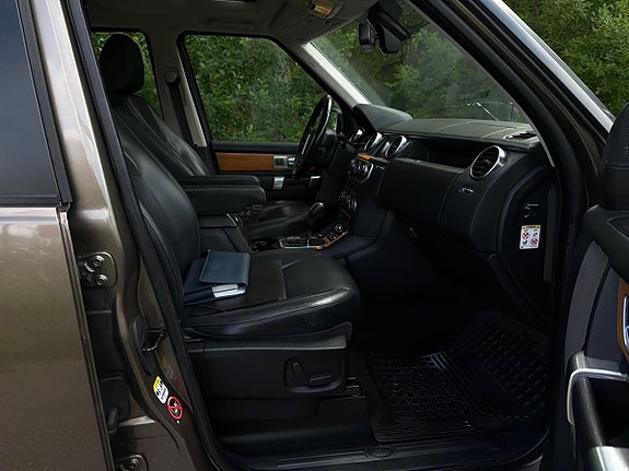 Land Rover Discovery 17 of 25