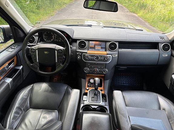 Land Rover Discovery 14 of 25