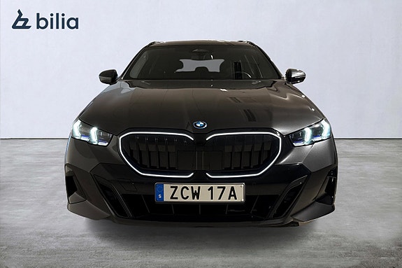 BMW 530e 4 of 5