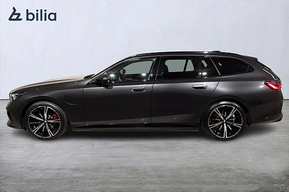 BMW 530e 2 of 5