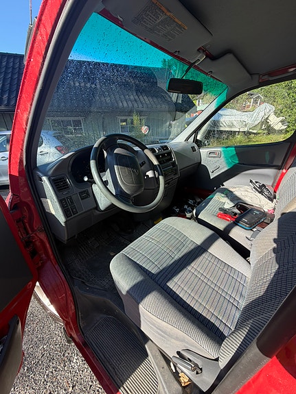 Toyota HiAce 5 of 5