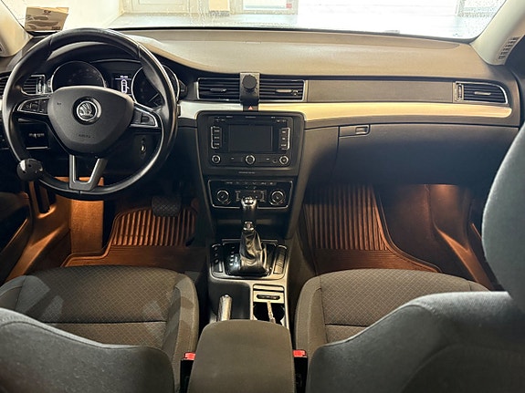 Skoda Superb 3 of 5