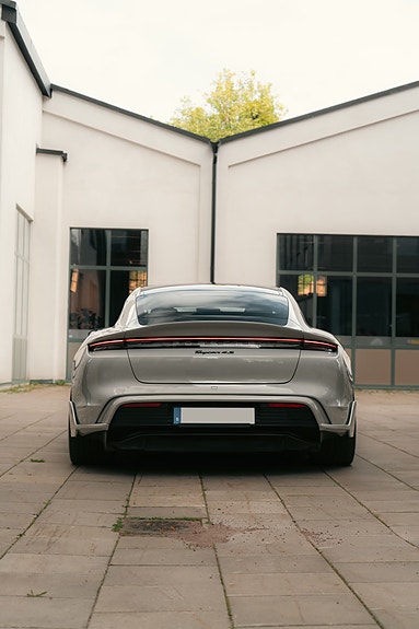 Porsche Taycan 2 of 5