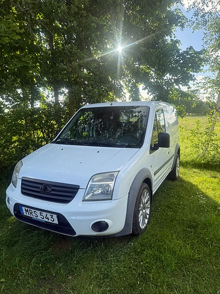 Ford Transit Connect 2 of 5