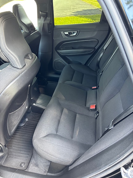 Volvo XC60 3 of 5