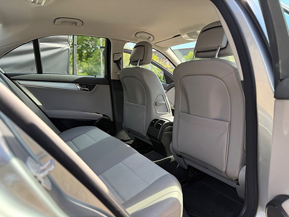 Mercedes-Benz C220 12 of 22