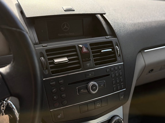 Mercedes-Benz C220 20 of 22