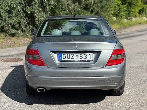 Mercedes-Benz C220 7 of 22