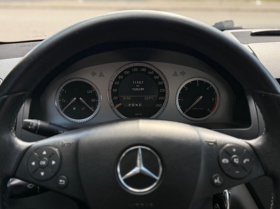 Mercedes-Benz C220 18 of 22