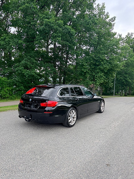 BMW 520d 3 of 11