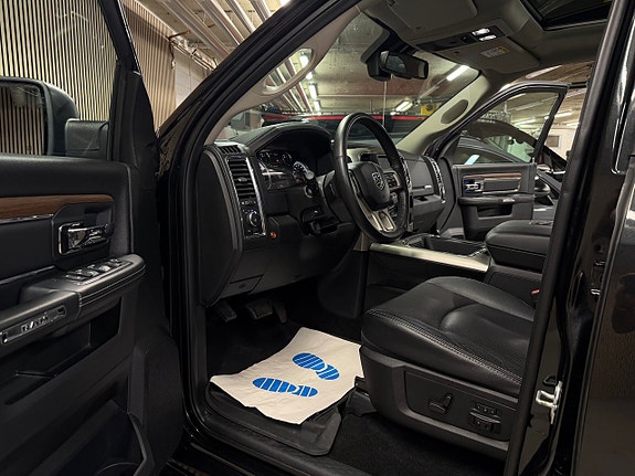 Dodge RAM 1500 25 of 30