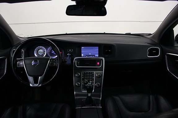 Volvo V60 13 of 16