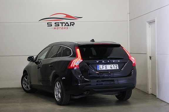 Volvo V60 7 of 16