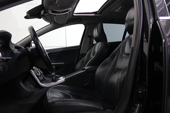 Volvo V60 8 of 16