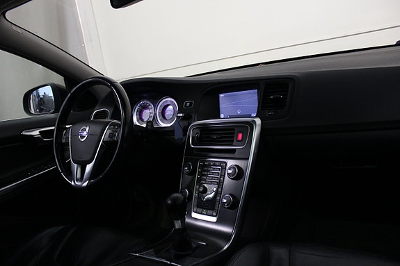 Volvo V60 16 of 16
