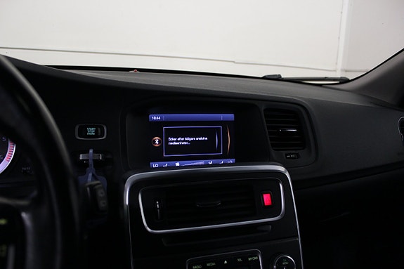 Volvo V60 12 of 16