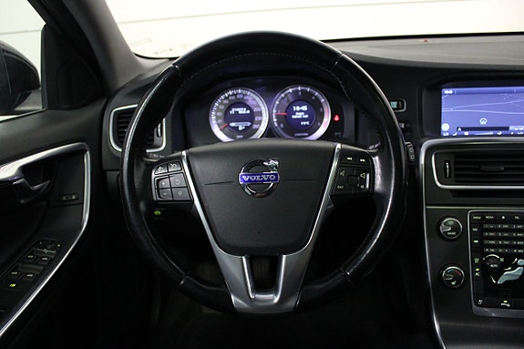 Volvo V60 15 of 16