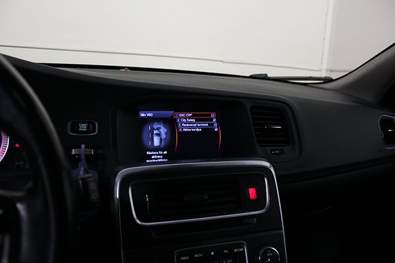 Volvo V60 11 of 16