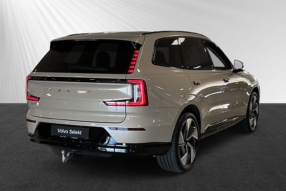 Volvo EX90 3 of 5