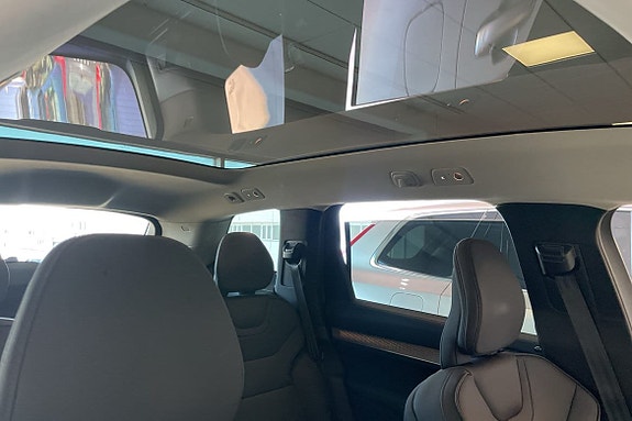 Volvo EX90 7 of 13
