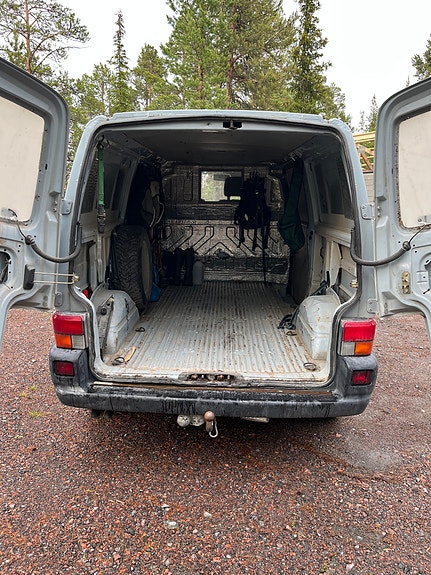 Volkswagen Transporter 3 of 5