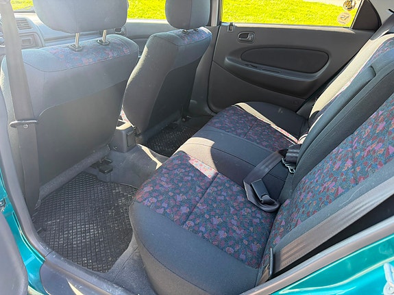 Mazda 323S 6 of 6