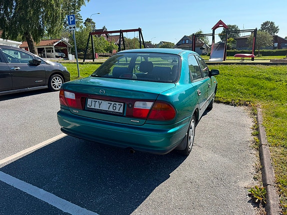 Mazda 323S 4 of 6