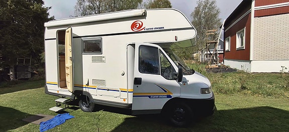 Eura Mobil 515 2 of 16