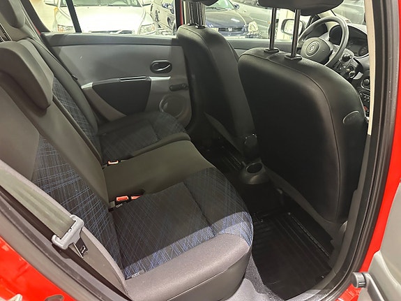 Renault Clio 8 of 12