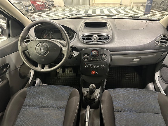 Renault Clio 9 of 12