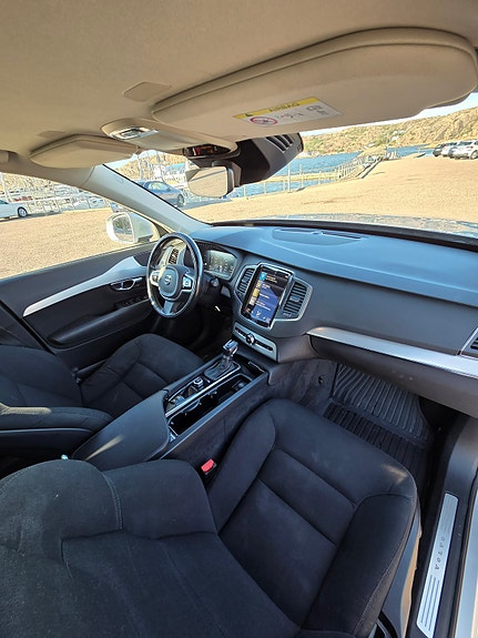 Volvo XC90 4 of 5