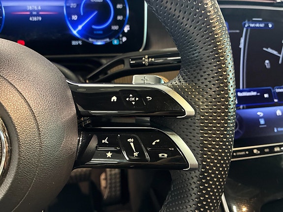 Mercedes-Benz EQE SUV 16 of 30