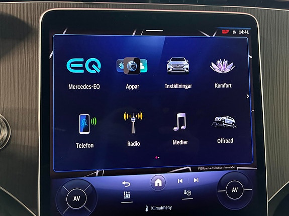 Mercedes-Benz EQE SUV 18 of 30