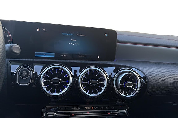 Mercedes-Benz CLA250 e 16 of 23