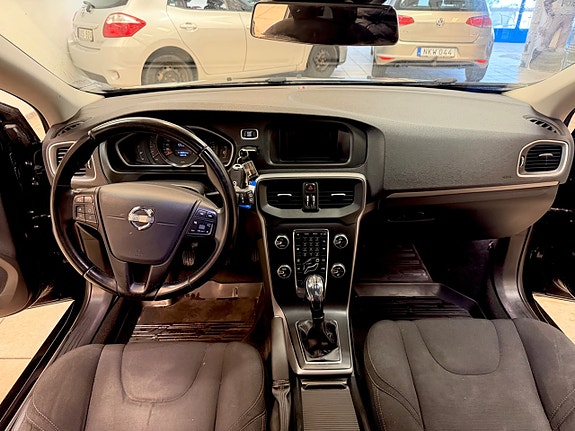 Volvo V40 9 of 12