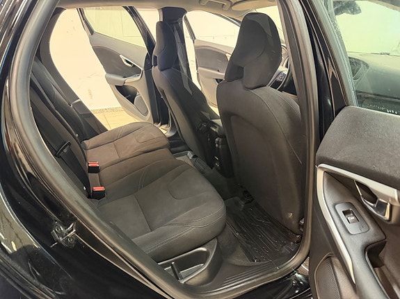 Volvo V40 11 of 12