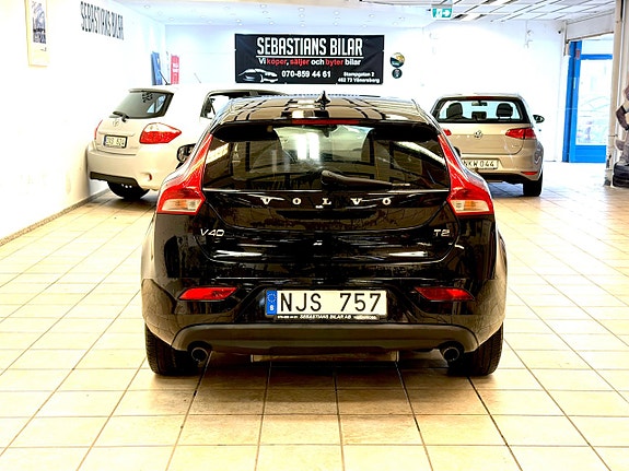 Volvo V40 4 of 5