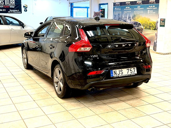 Volvo V40 5 of 5