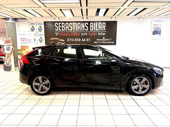 Volvo V40 2 of 5