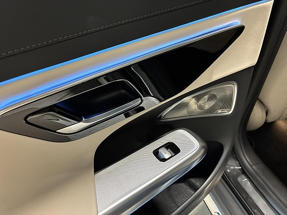 Mercedes-Benz E300 de 30 of 30