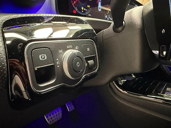 Mercedes-Benz CLA250 18 of 21