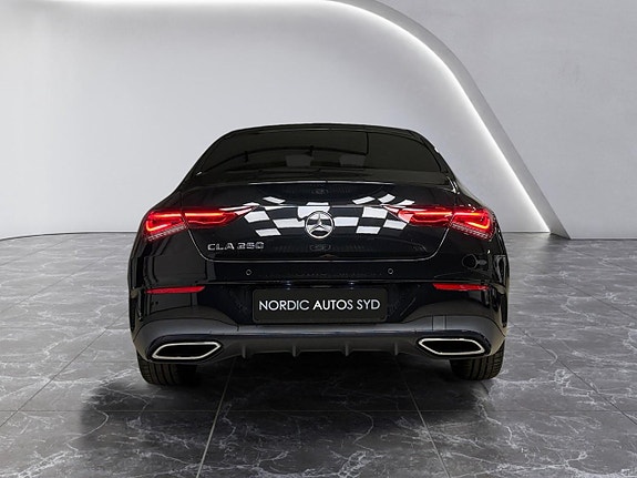 Mercedes-Benz CLA250 4 of 5