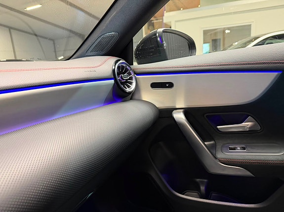 Mercedes-Benz CLA250 19 of 21
